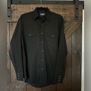 Men’s wrangler pearl snap button down